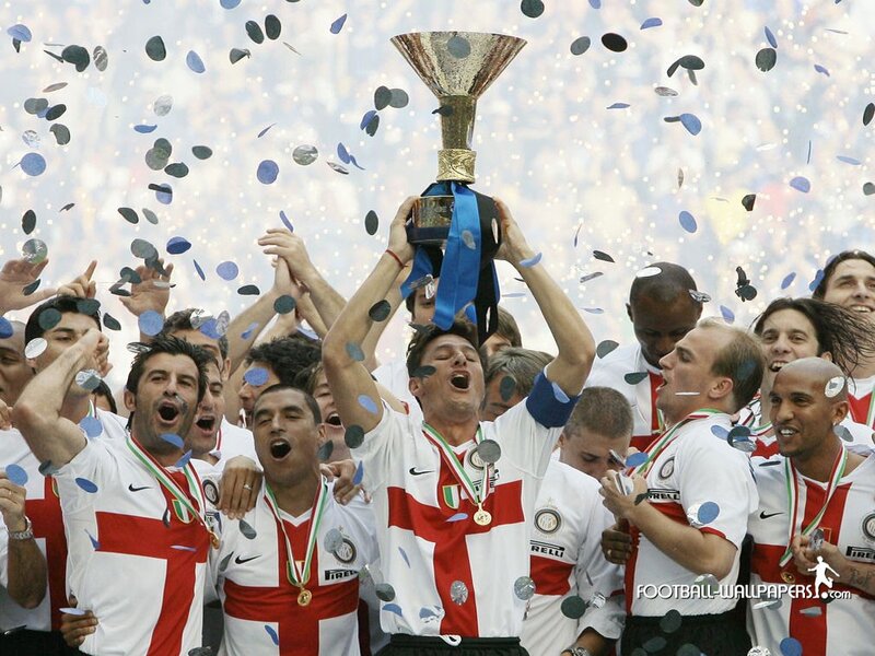 Football team celebrates trophy win
