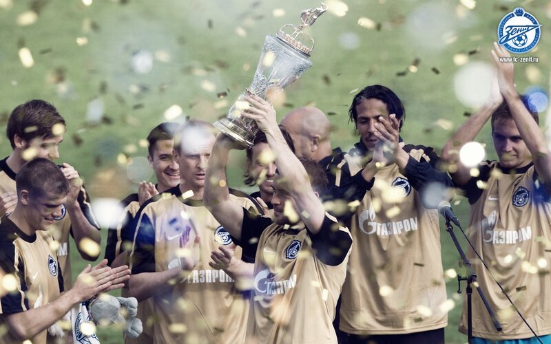 Football team celebrates trophy win