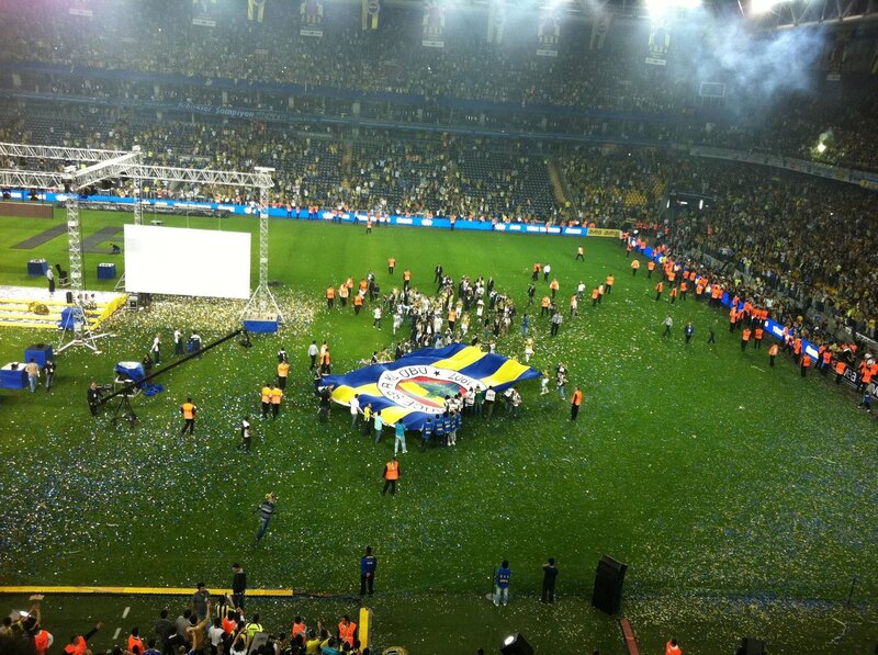 Football Team Celebrating — Green, Celebratory