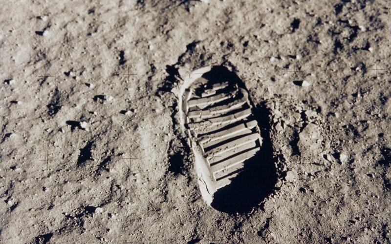 footprint on the moon
