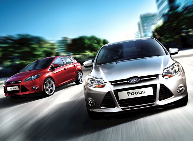 Ford Focus cars in motion