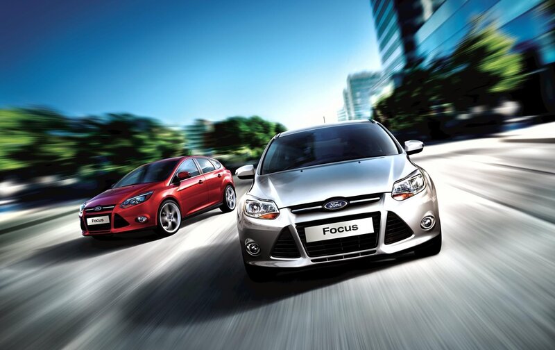 Ford Focus cars in motion