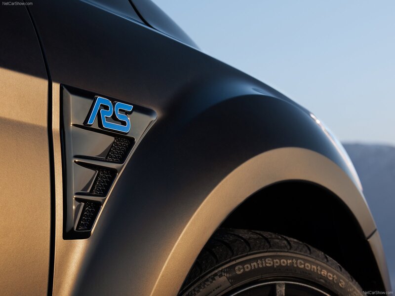 Ford Focus RS front fender