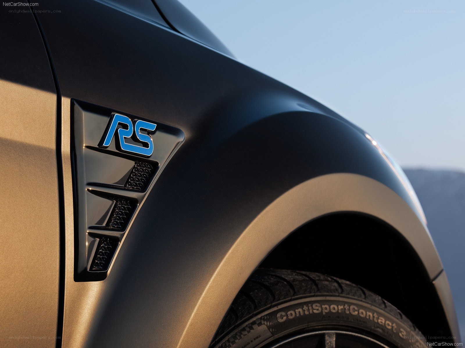 Ford Focus RS front fender