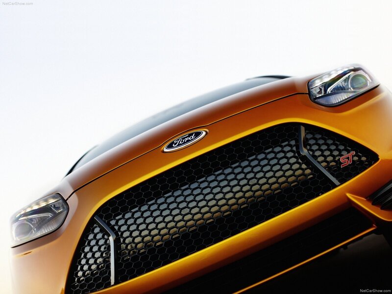Ford Focus ST front grille
