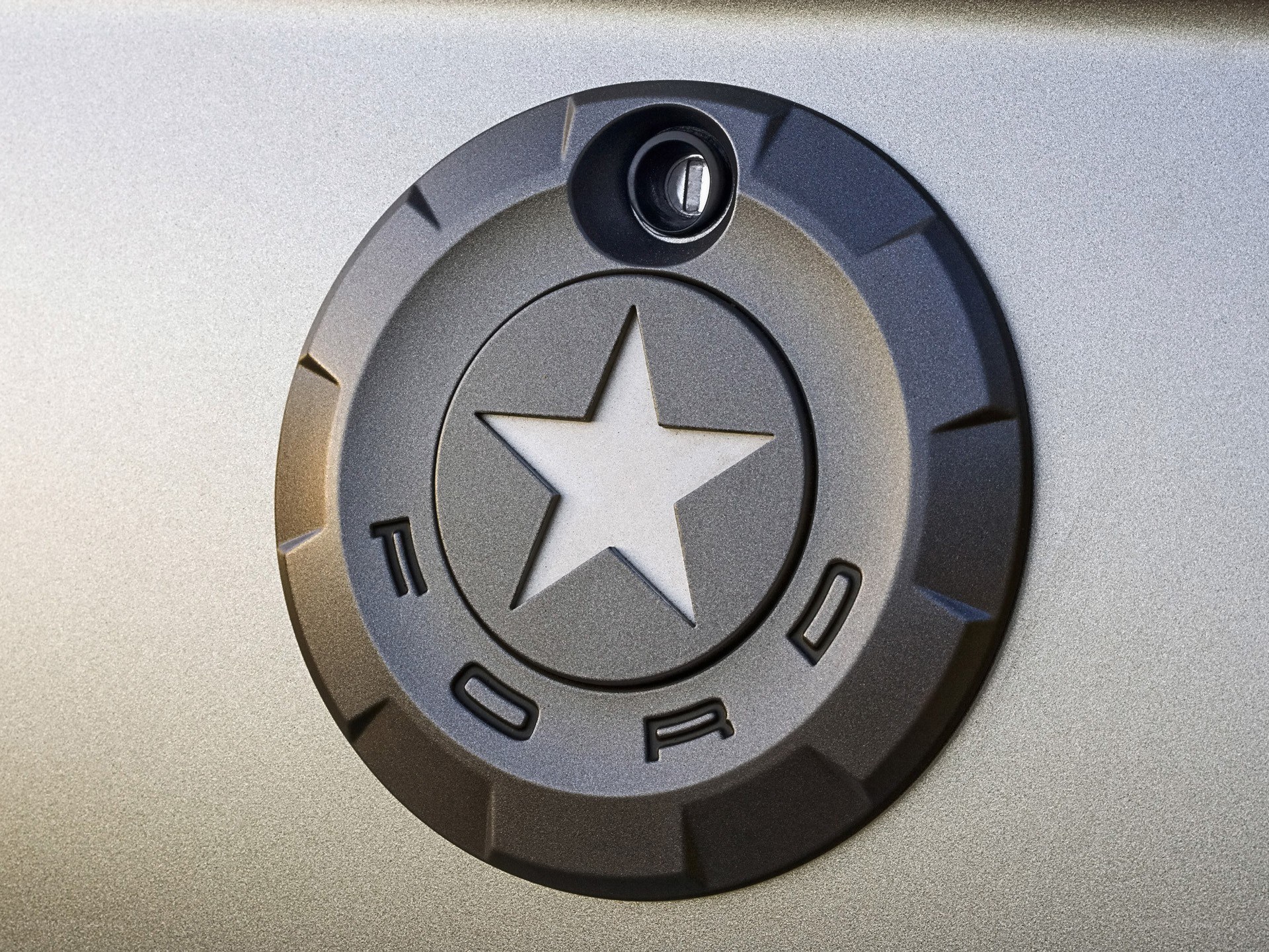 Ford fuel cap with star emblem