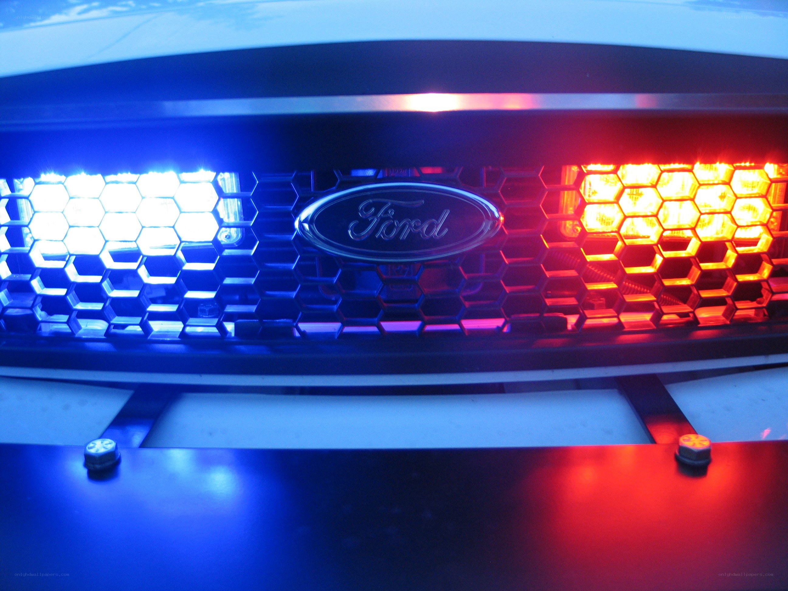 Ford grille with emergency lights