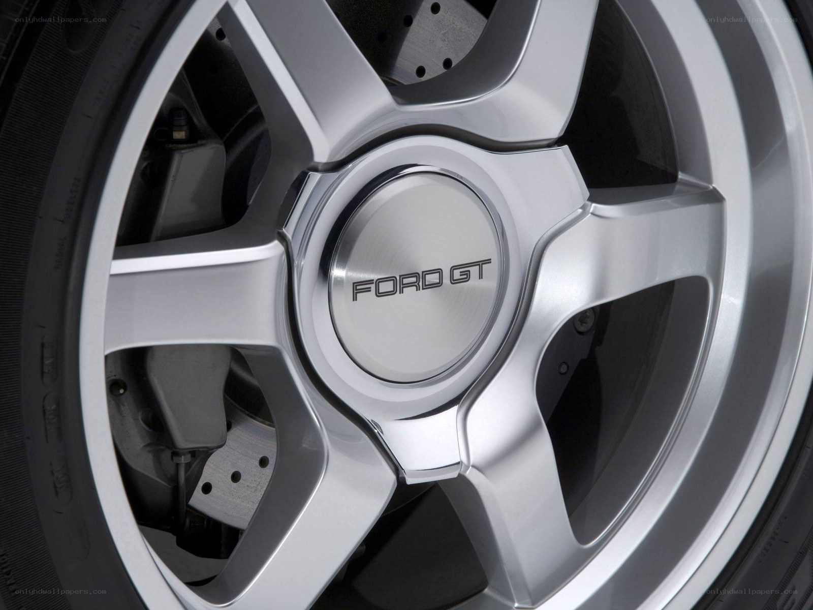 Ford GT wheel close-up