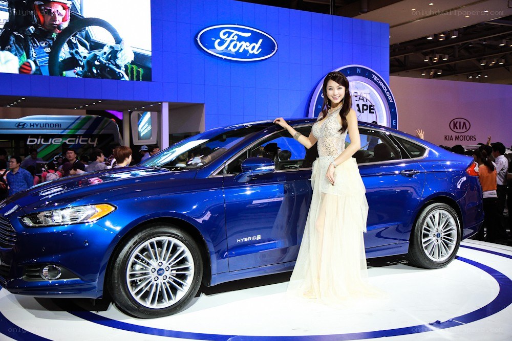 Ford Hybrid at auto show