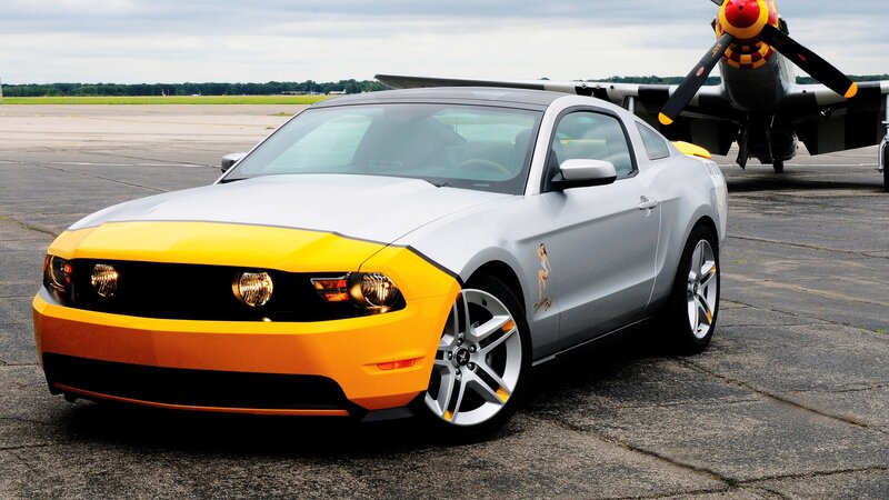 Ford Mustang with airplane