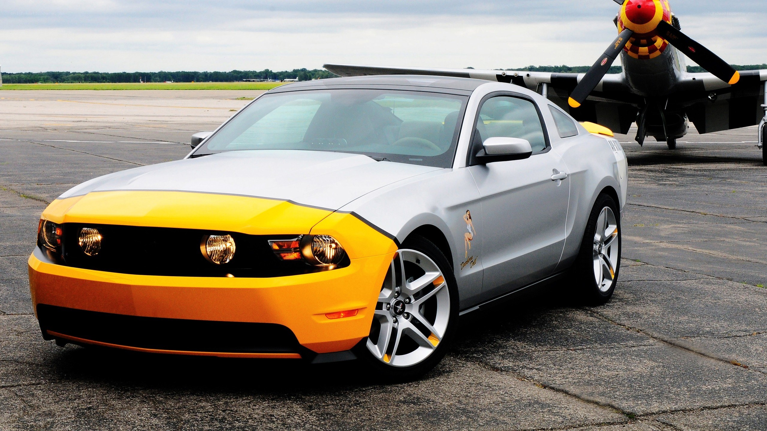 Ford Mustang with airplane