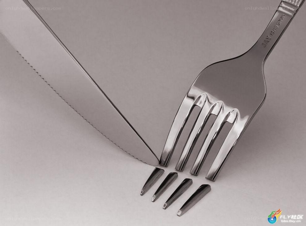 Fork and knife with broken tines