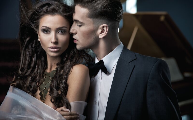 formal couple portrait