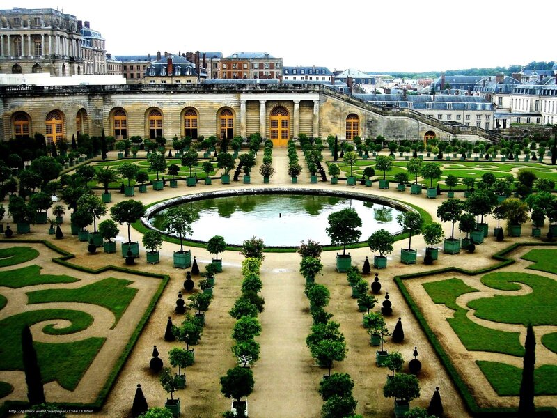 formal garden at versailles