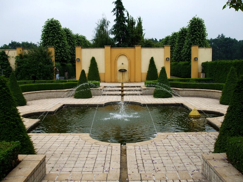 formal garden fountain