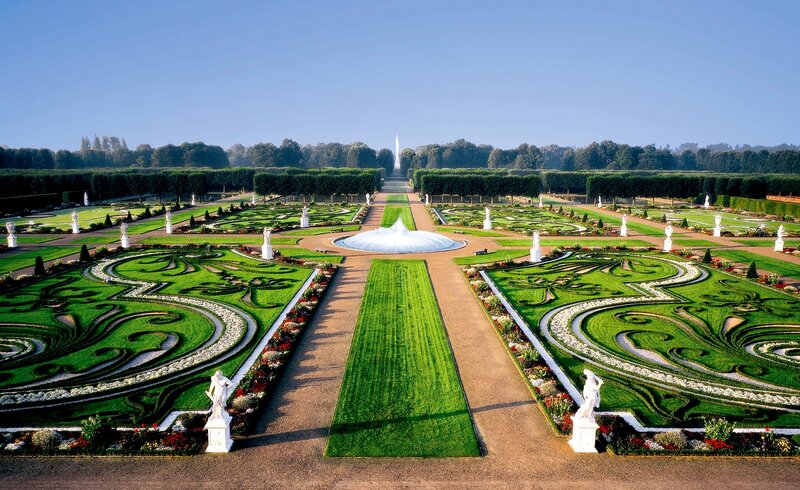 Formal Garden with Fountain — Green