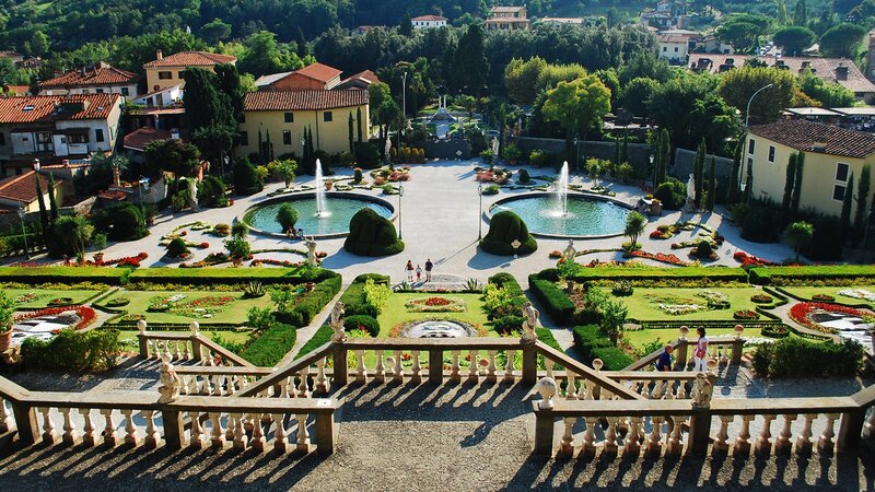 Formal Garden with Fountains — Green