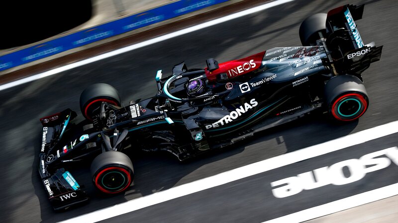 Formula 1 Car on Track — Black, Dynamic