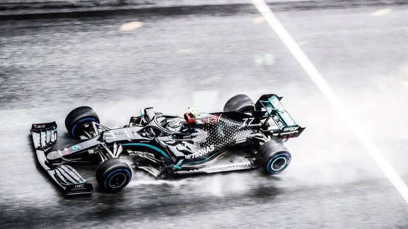 Formula 1 Car on Wet Track — Black, Dynamic