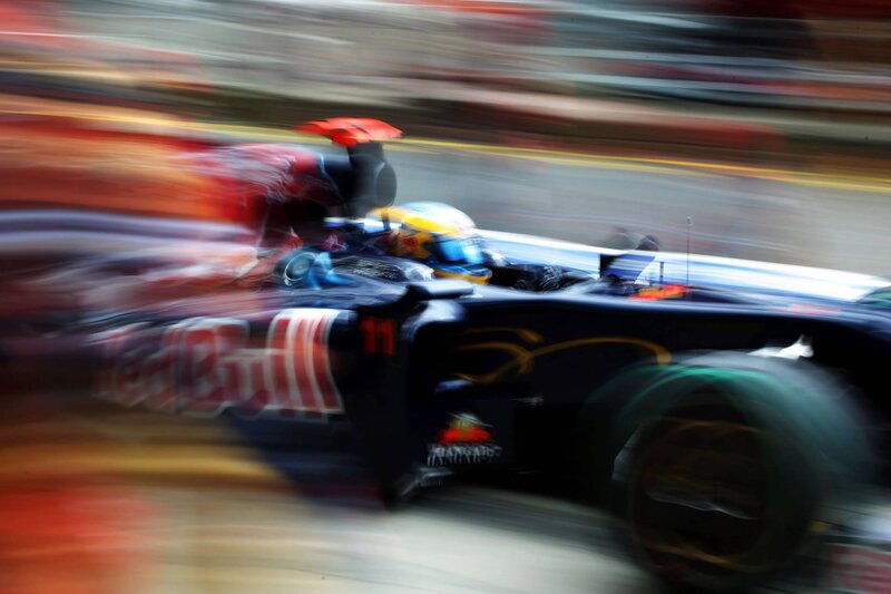 Formula One Car Racing — Black