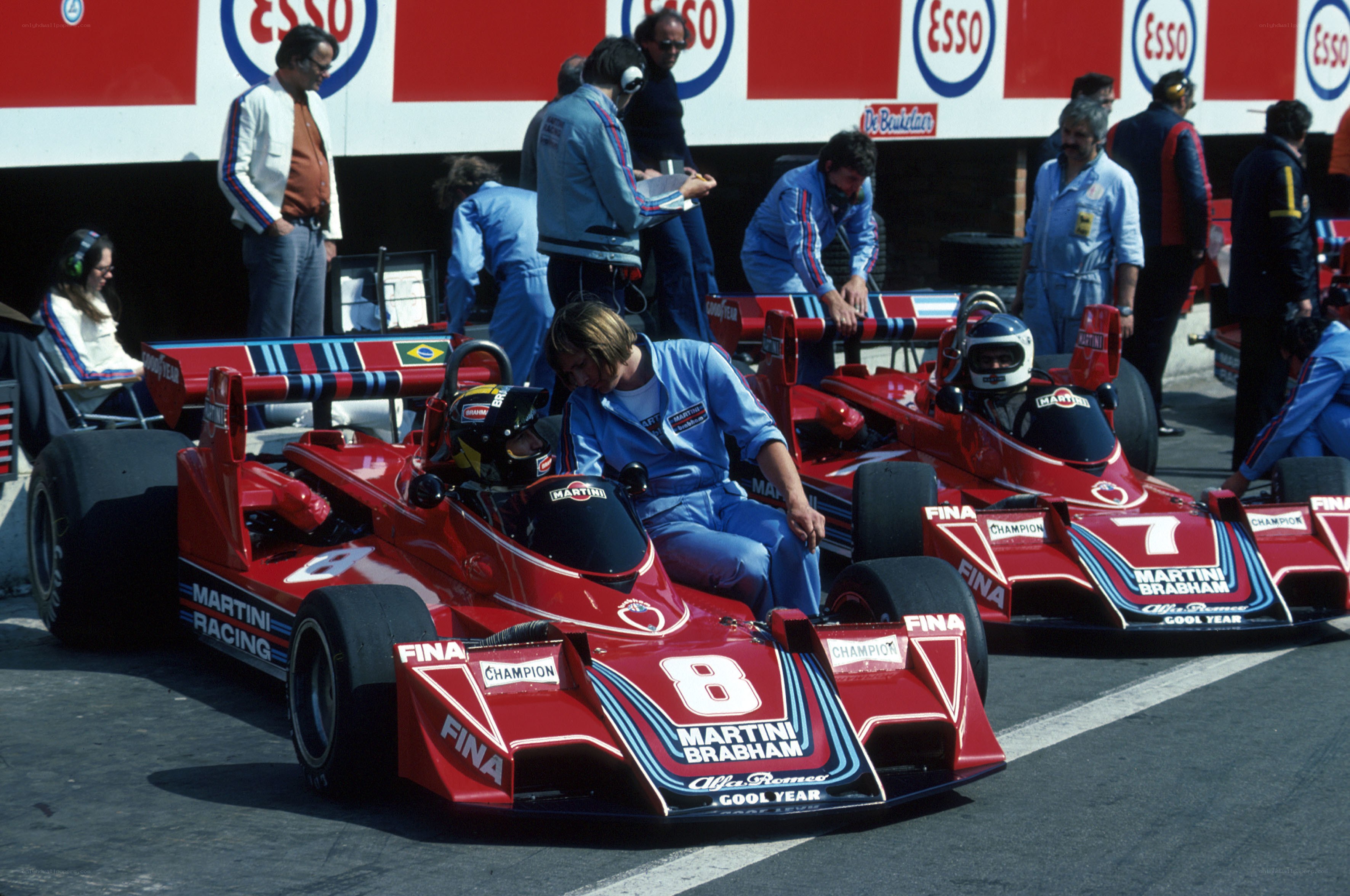 Formula One pit stop scene