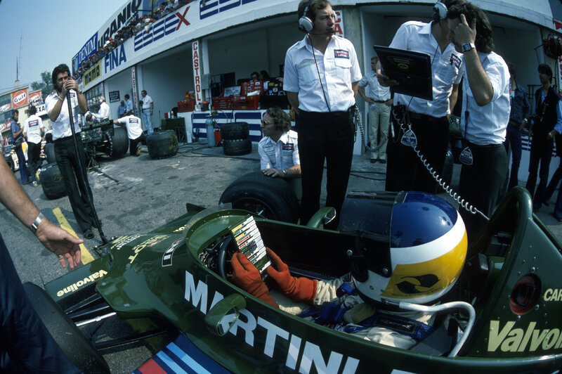 Formula One pit stop scene