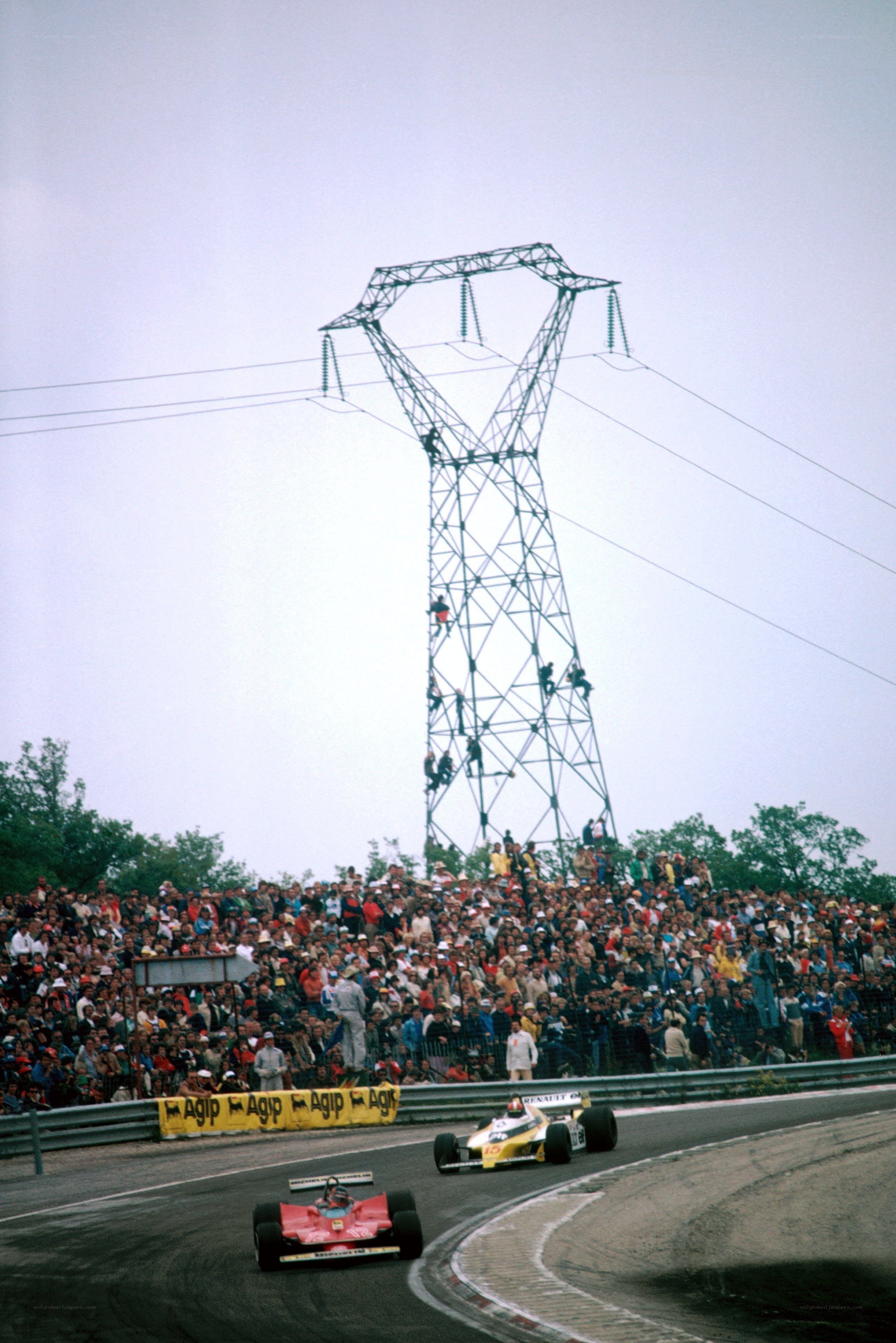 Formula One race at a curved track