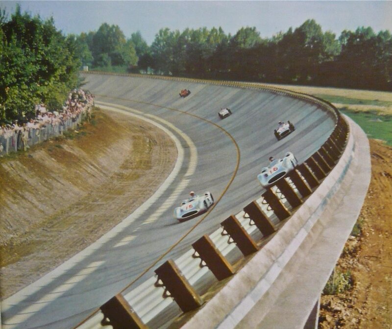Formula One race on a curved track