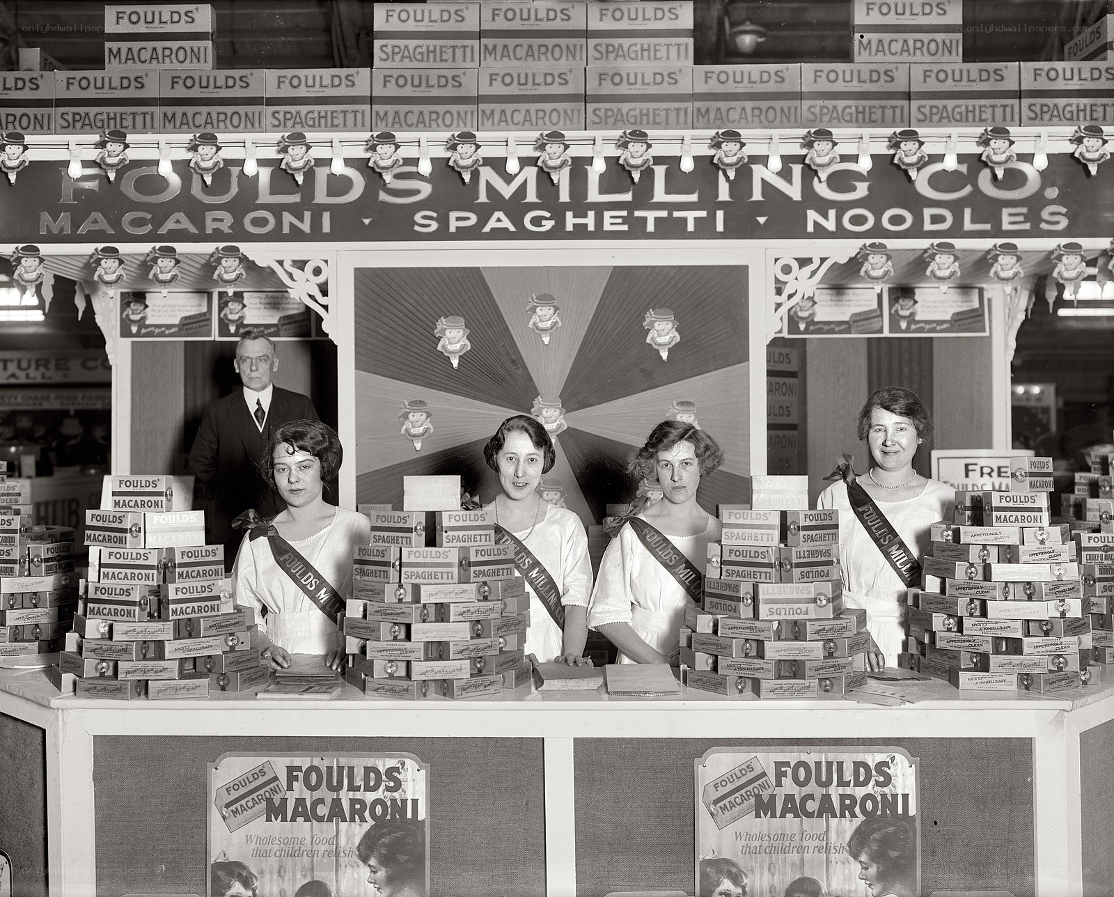 Foulds Macaroni Booth at Fair