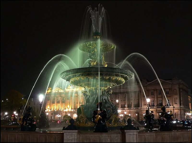 Fountain at Night — Green
