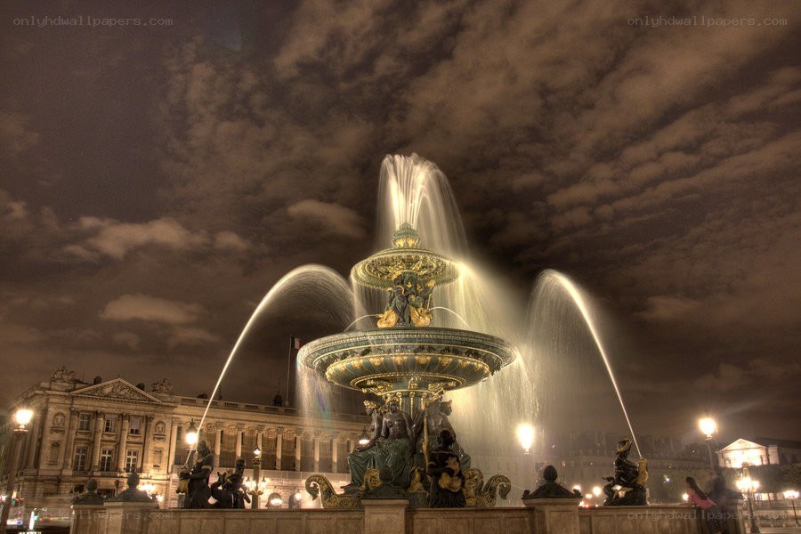 Fountain at Place de la Concorde
