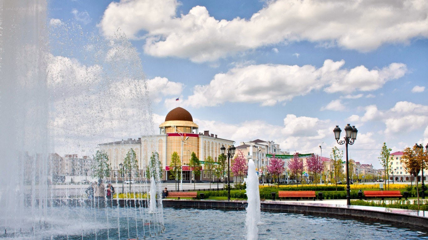 Fountain in city square