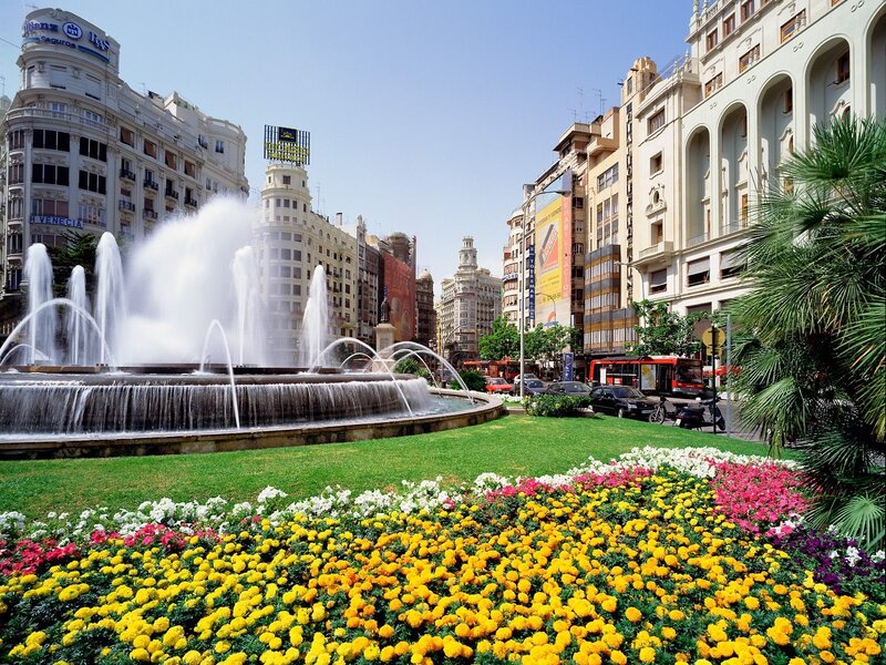fountain in city square