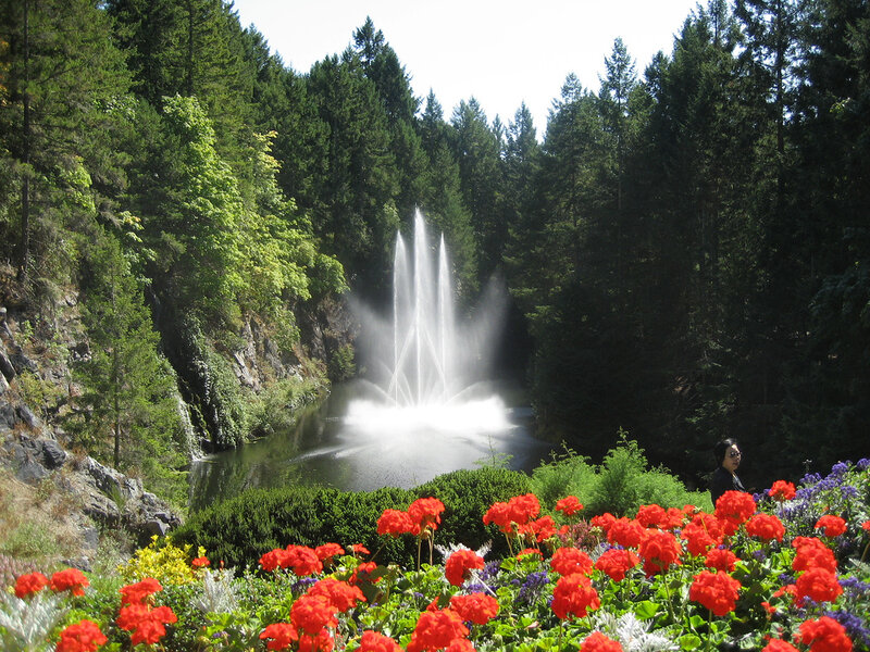 Fountain in Garden — Red