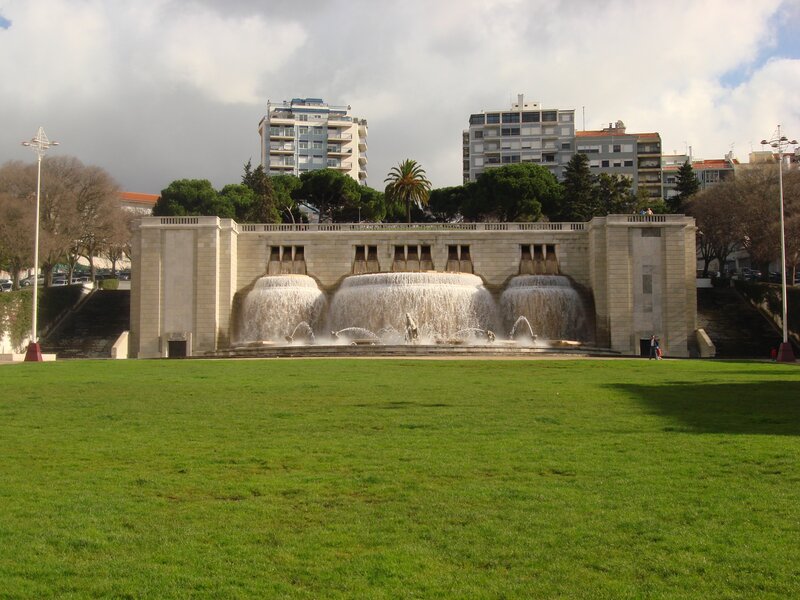fountain in lisbon park