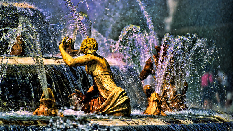 Fountain with golden statues