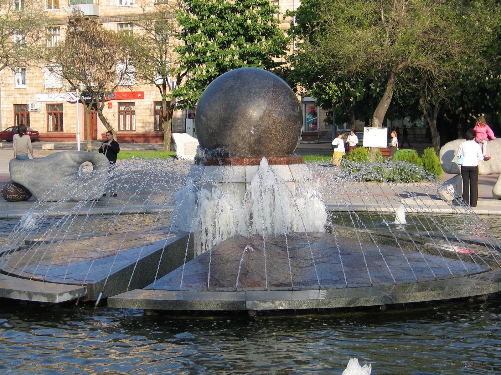 Fountain with large sphere sculpture