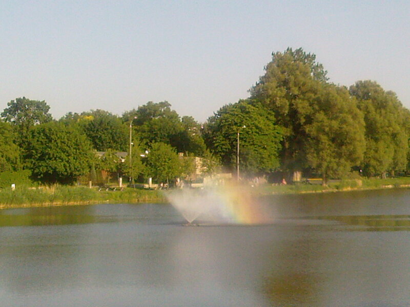 Fountain with Rainbow — Green