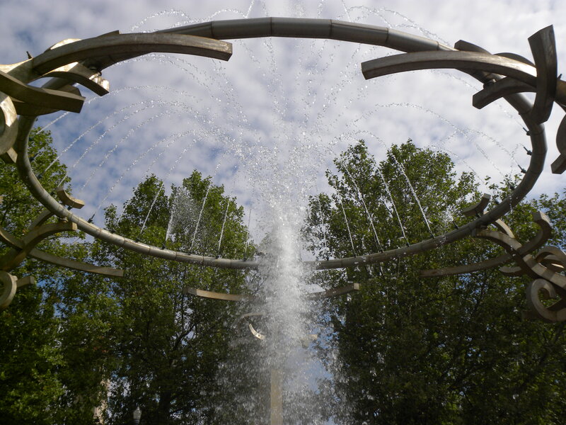 Fountain with Water Jets — Green