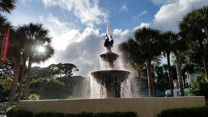 Fountain with Water Spray — Blue