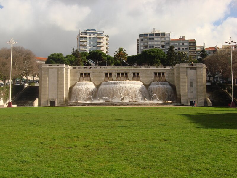 Fountain with Waterfalls — Green