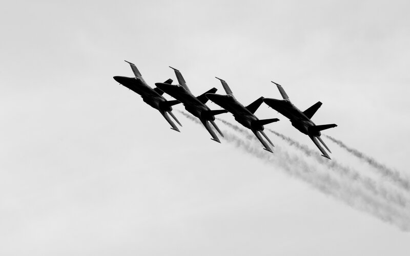 Four Jets in Formation — Black