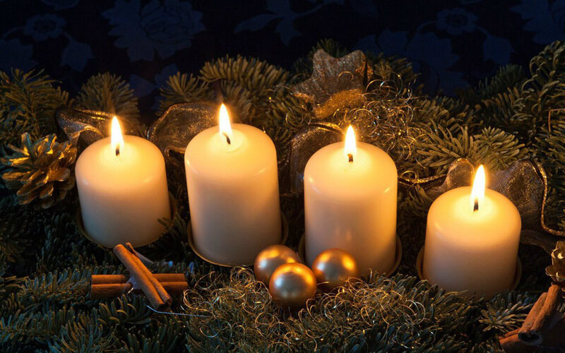 Four Lit Candles — Green