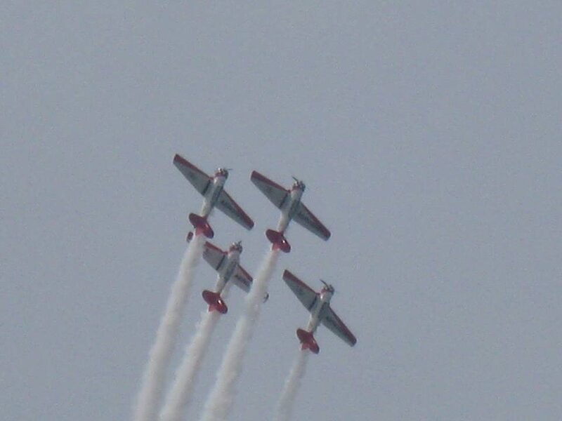 Four Planes in Formation — Gray