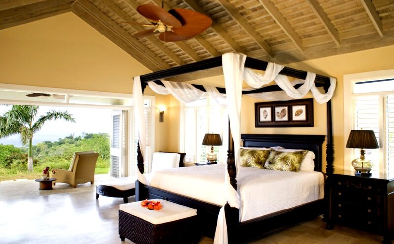 Four-poster Bed in Bedroom — Yellow