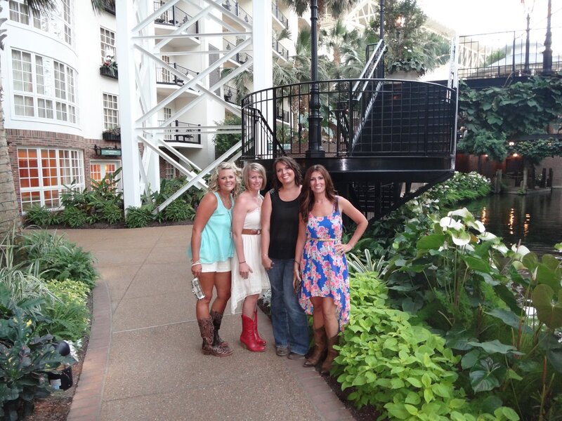 Four Women Posing — Green, Casual
