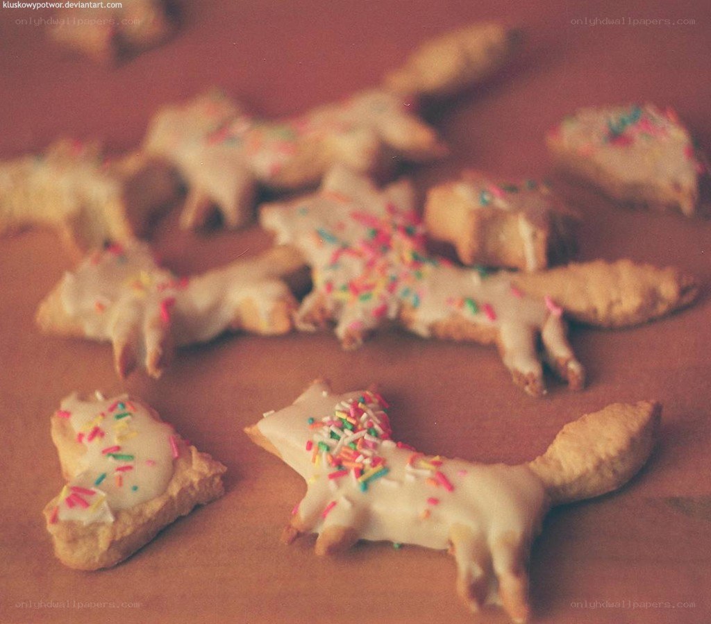 fox-shaped cookies with sprinkles