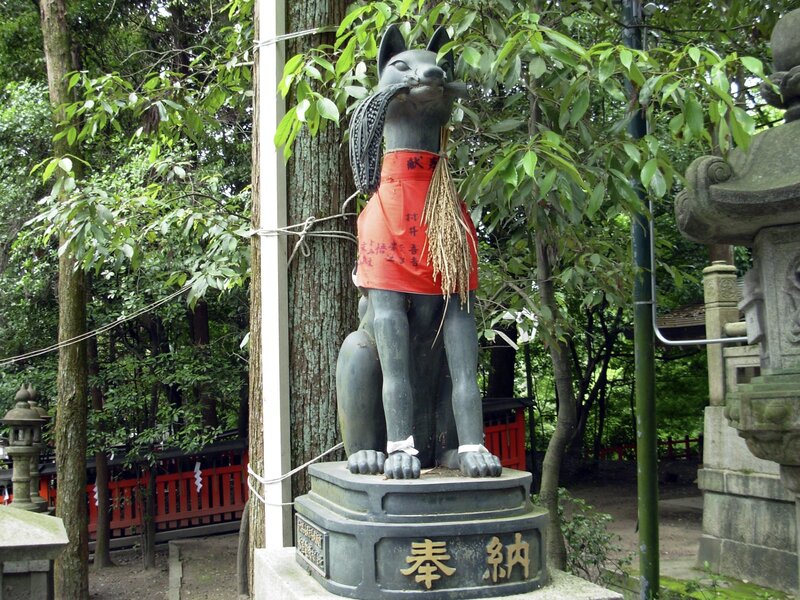 Fox statue at a Japanese shrine