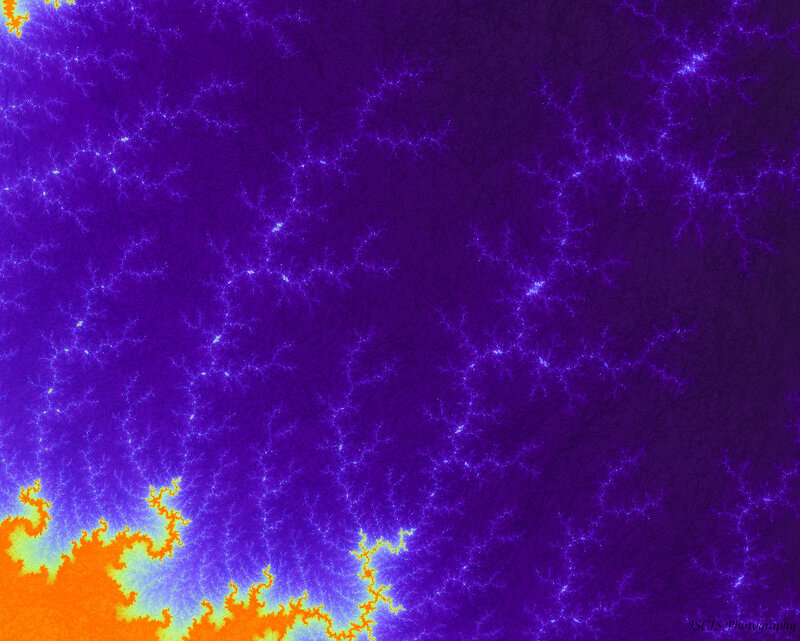 Fractal Lightning Pattern — Purple, Dramatic