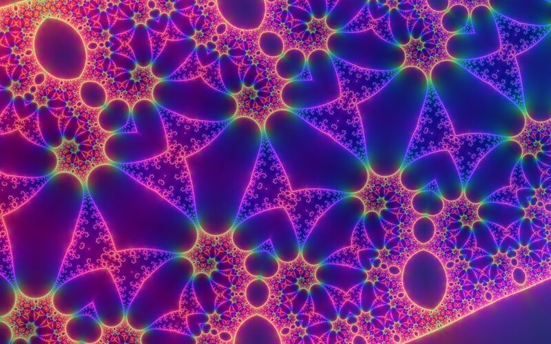 Fractal Pattern with Glowing Shapes — Purple, Hypnotic